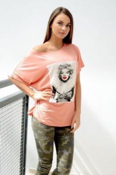 Bluzka oversize z naszytym nadrukiem z  Marilyn
