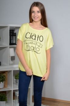 Bluzka oversize z napisem \"Ciało jakich mało\"