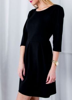 Kloszowana sukienka z rękawem 3/4