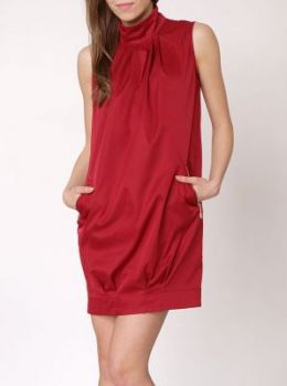 Oryginalna sukienka ze stójką