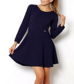 Rozkloszowana sukienka wypukła faktura