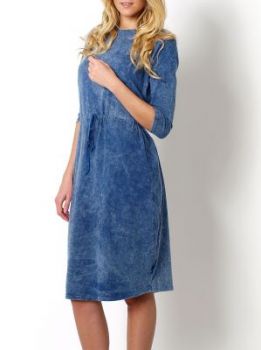 Sukienka midi dekatyzowana